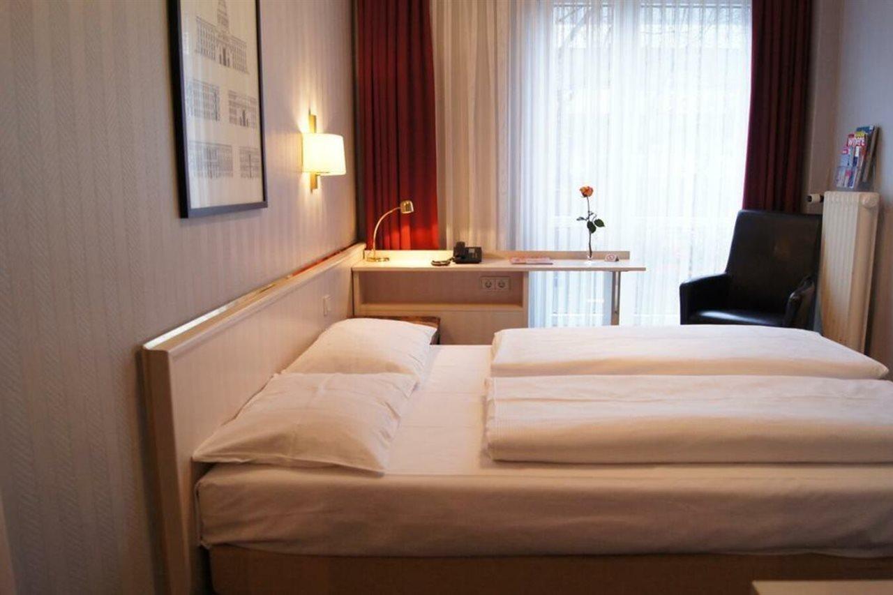Berlin Plaza Hotel Am Kurfuerstendamm Kültér fotó