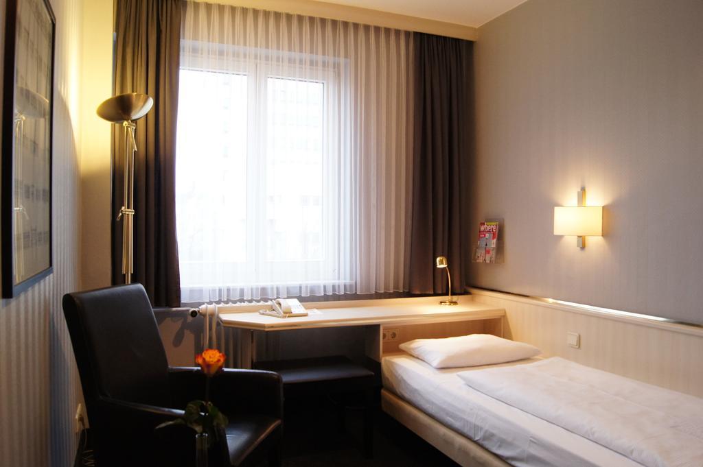 Berlin Plaza Hotel Am Kurfuerstendamm Szoba fotó